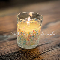 Load image into Gallery viewer, Fun celebration soy wax candle in glass jar with bamboo lid