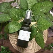 Load image into Gallery viewer, Fresh Linen room spray with lemon and linen notes