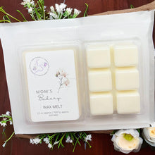 Load image into Gallery viewer, Mom’s Bakery wax melts with buttery dough and vanilla scent