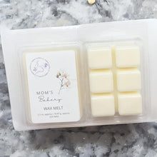 Load image into Gallery viewer, Flameless wax melts capturing fresh baked goods aroma