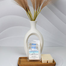 Load image into Gallery viewer, 2.5 oz wax melts with sea air and blue lotus flower aroma
