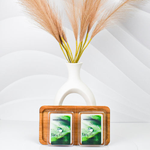 2.5 oz wax melts with green notes and soft musk finish